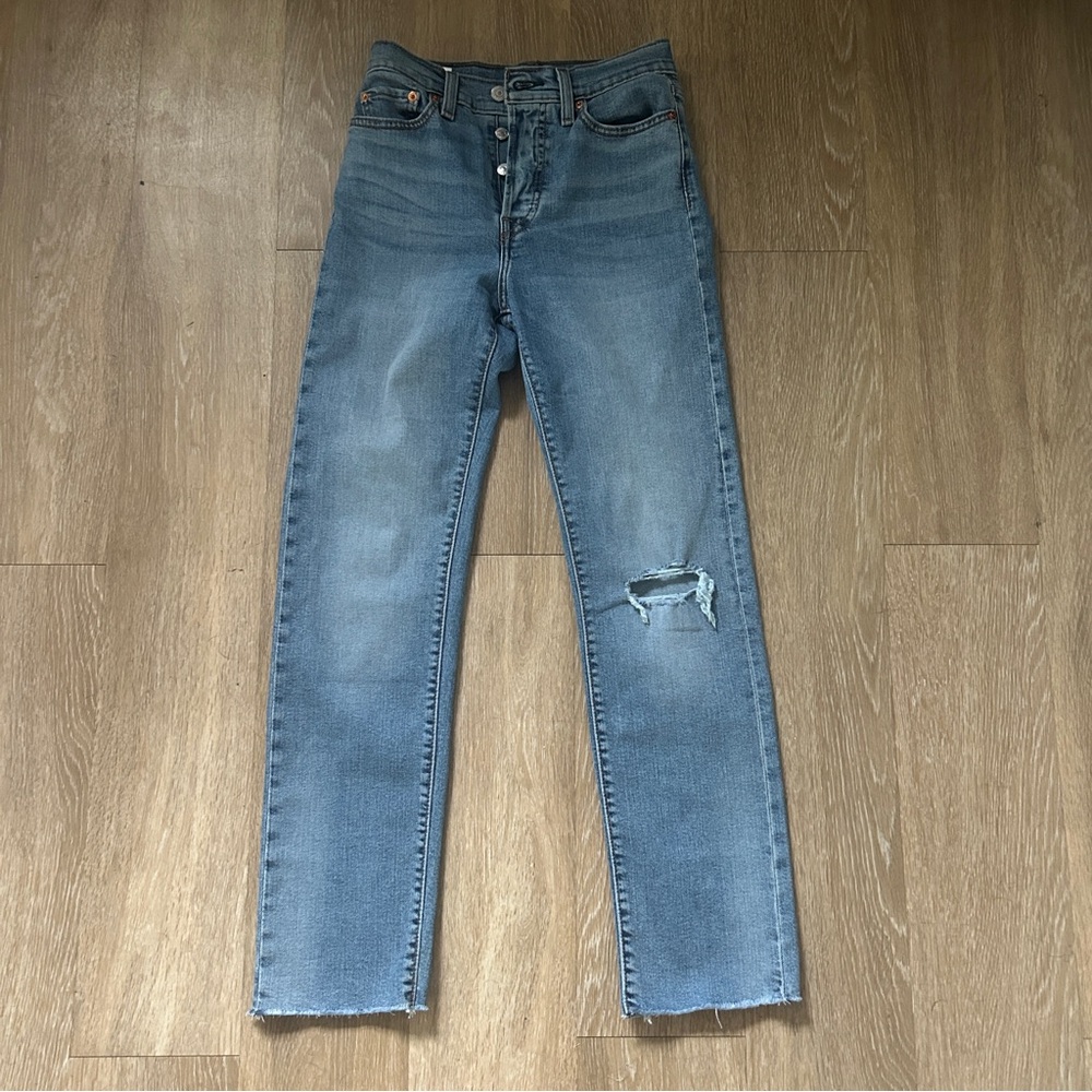 Levi Wedgie Straight Jean Size 25